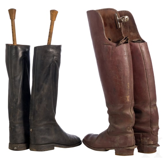 Zwei Paar Kavalleriestiefel