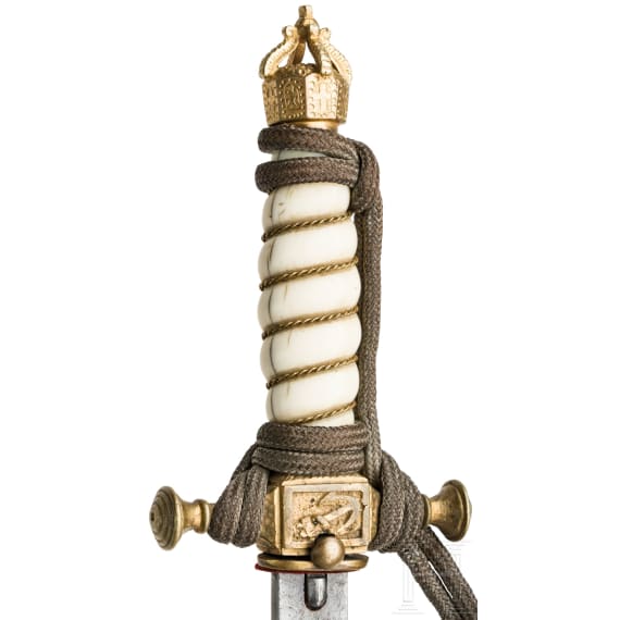 A dagger for officers of the Imperial Navy, with a damask blade and a gold inscription reading "1917. Dr Alfred Middell. 1935."