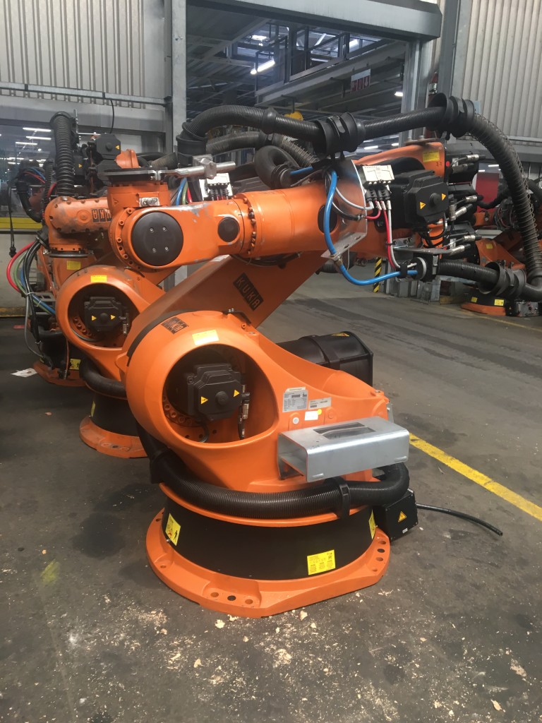 Used Robots - KUKA KR 200 comp -1-.jpg