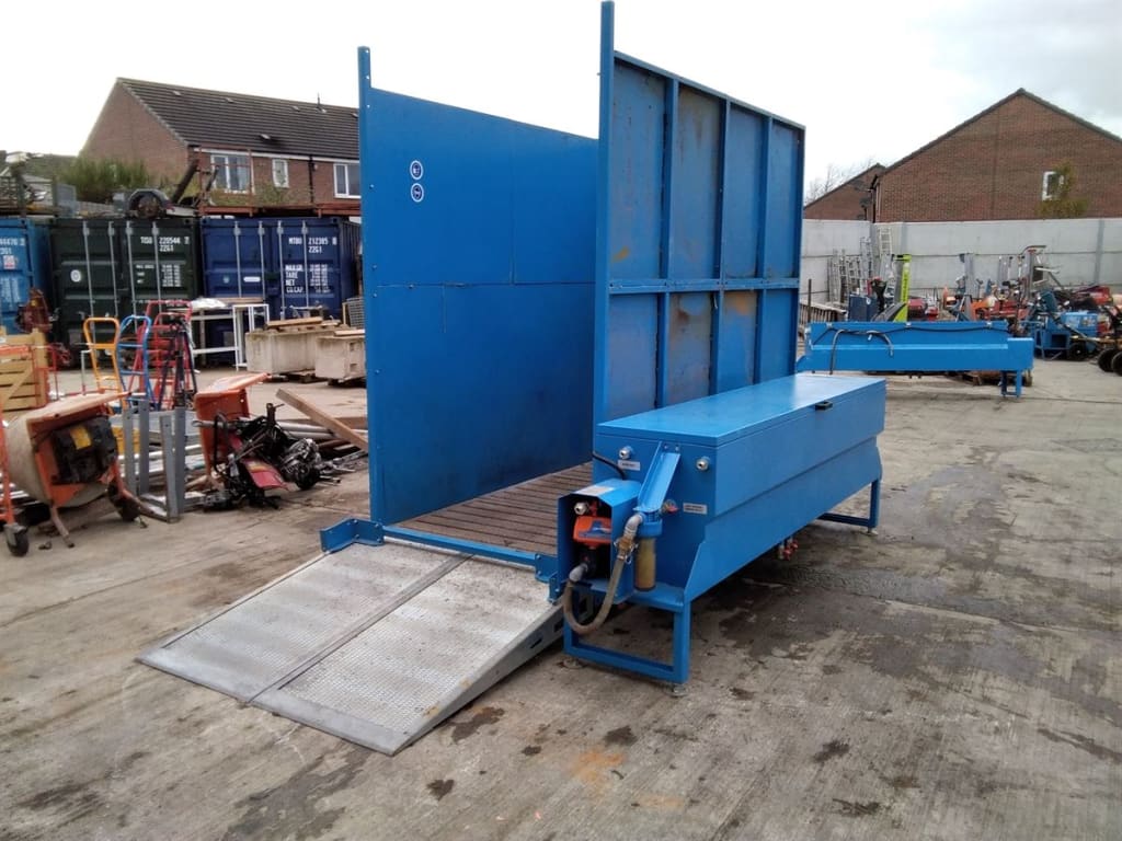 Selection of DF Ecology Industrial Wash Bays, Metal Pallet Racking, Chipboard Shelving & Much More
