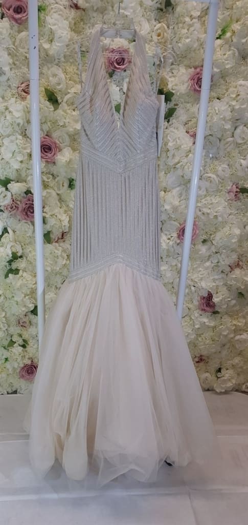 On Behalf of the Liquidator of Abbelle Ltd – Remaining Contents of Boutique Dress Shop | Dresses, Accessories & Fixtures