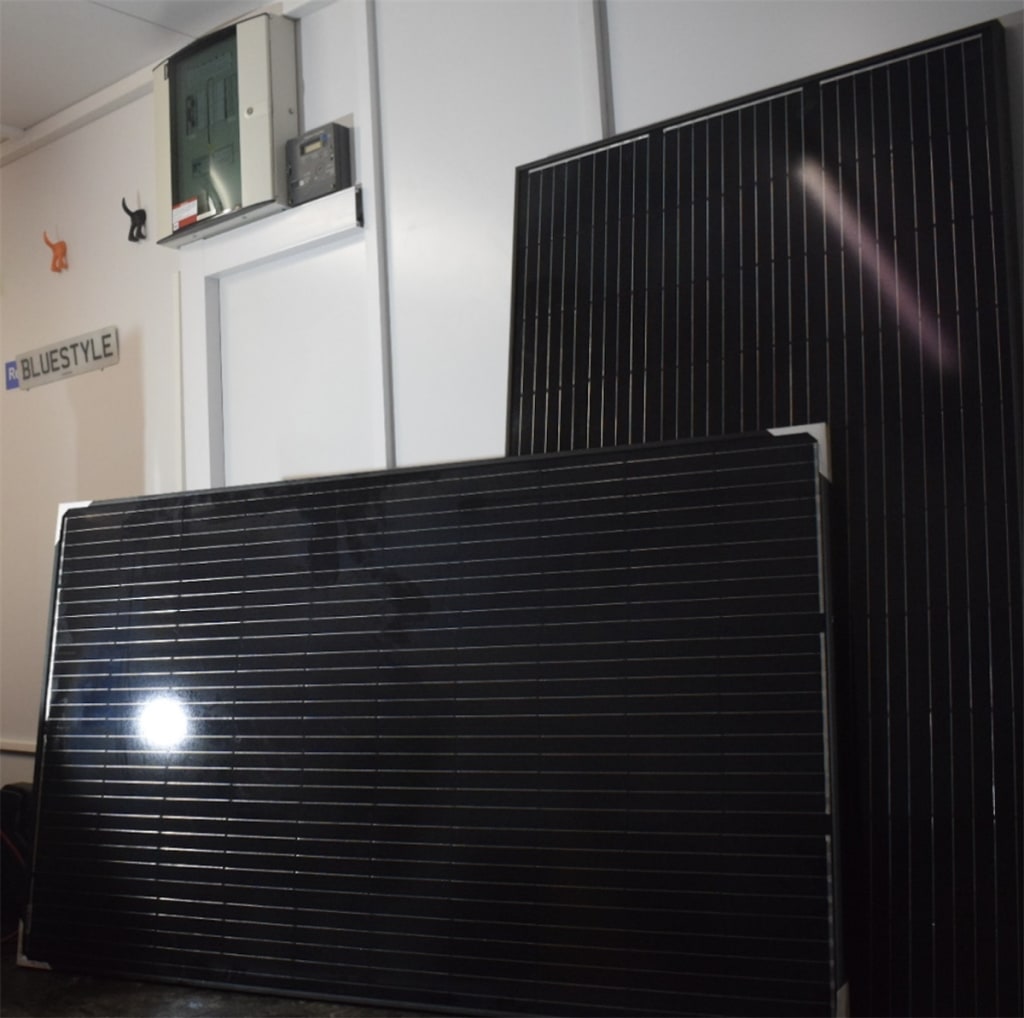 Quantity of New Monocyrstalline Solar Panels