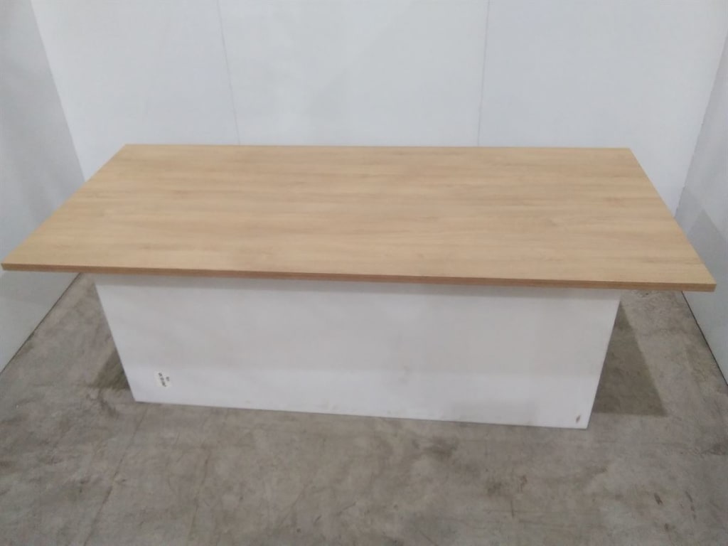 Brand New Office Furniture to include Office Chairs, Sofas, Desks & Ancillaries | No Reserve