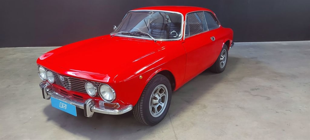Excellent Selection of Classic and Bikes to include Defender, Range Rover, Jaguar | No VAT on hammer