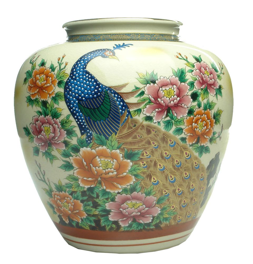 Large Japanese Porcelain Vase.