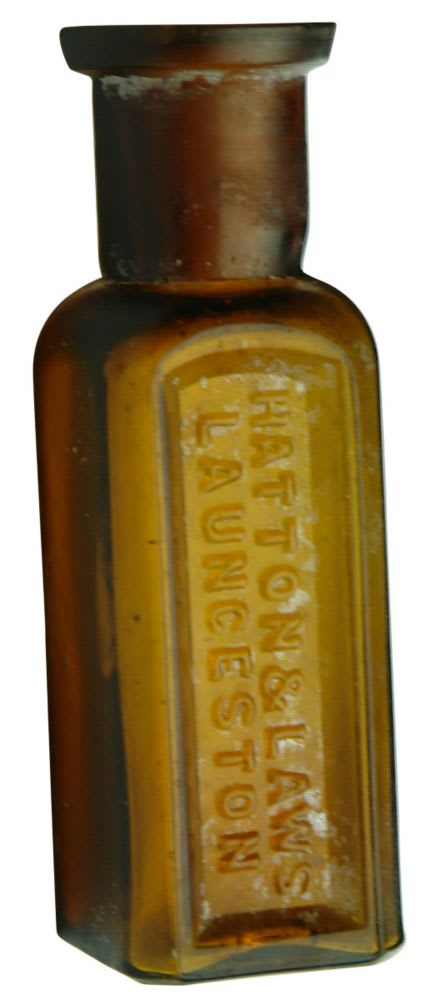 Poison. Chemist. Hatton & Laws, Launceston. Amber. 1/4 oz.