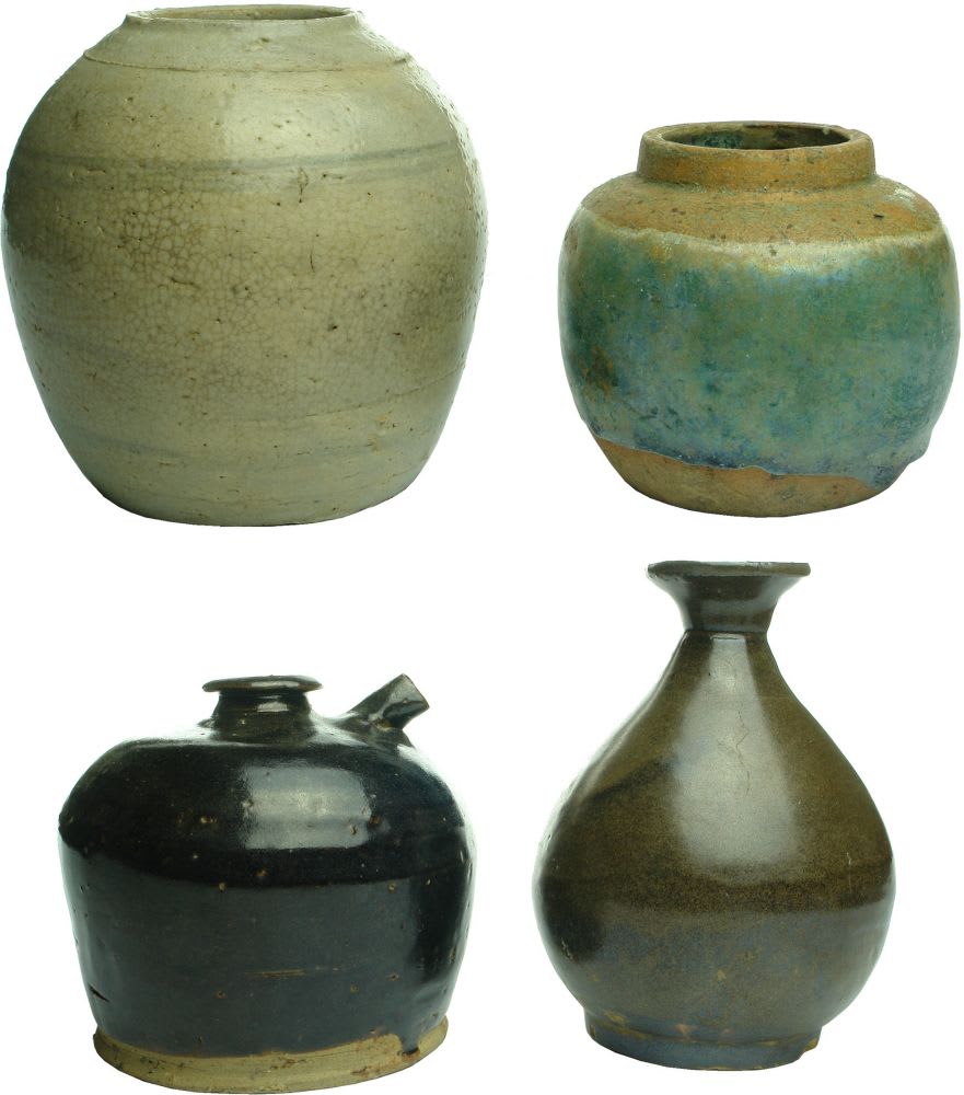 Four Chinese pottery items.