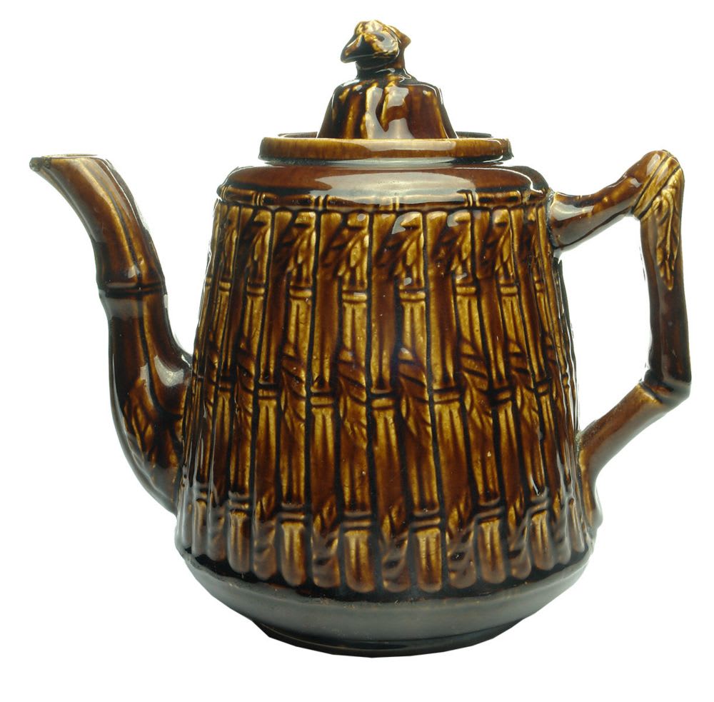 Pottery. Teapot. Cane pattern. 