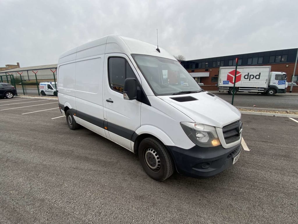Selection of Vans To Include Mercedes Sprinters, Movano Double Cab and Transit Tippers – Due To Liquidation