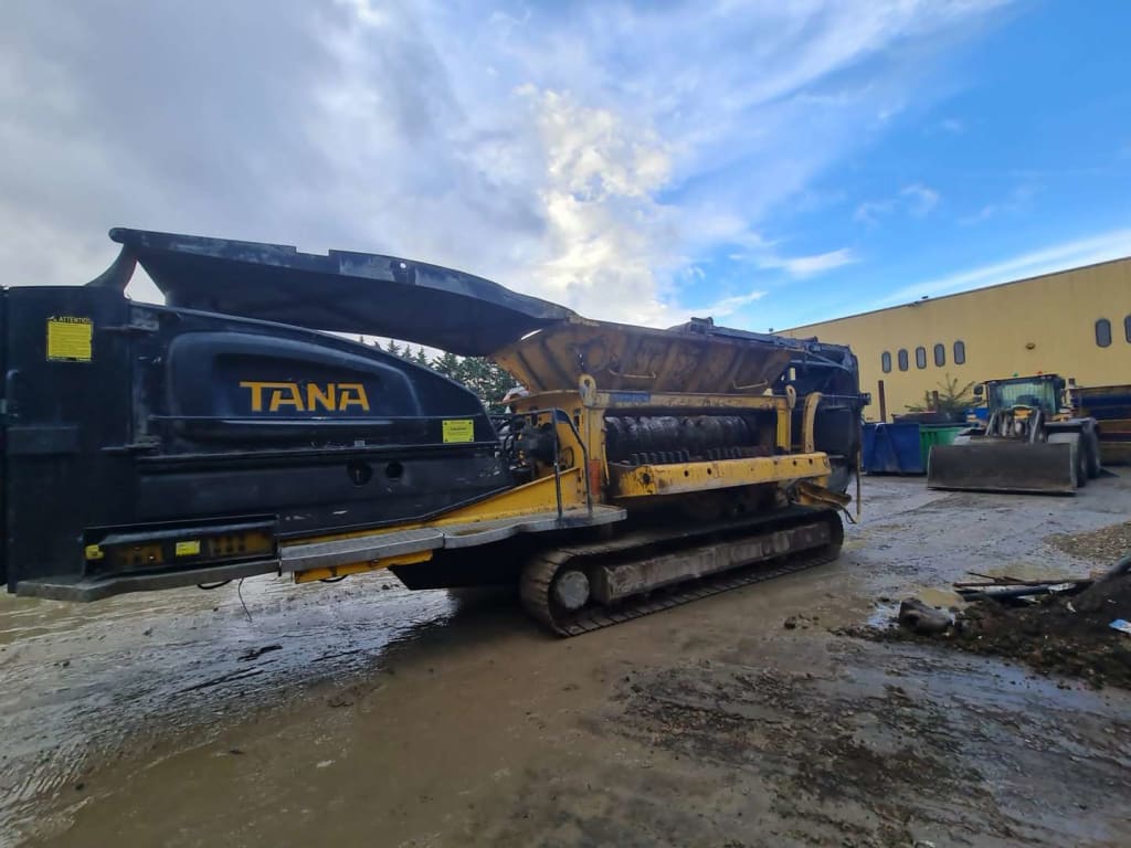 Tracked Excavators, Skip Lorries, Recycling Equipment, Waste Shredder & More on Behalf of Waste Management Firm