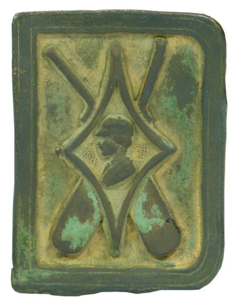 Cricketer Cameo Bats Brass Old Belt Buckle