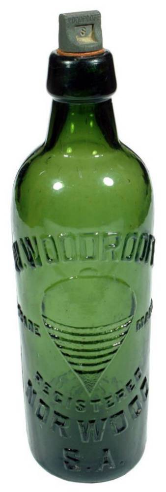 Woodroofe Norwood Spinning Top Green Internal Thread Bottle
