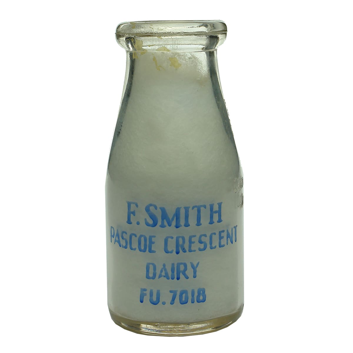 Milk. F. Smith Pascoe Crescent Dairy (Essendon). Wad lip. Ceramic Label. 1/2 Pint. (Victoria)