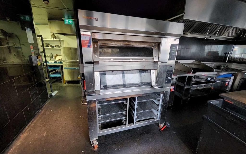 Short Notice | Entire Contents of Catering Business to include Pizza Oven, Freezers & more, due to Closure | No Reserve
