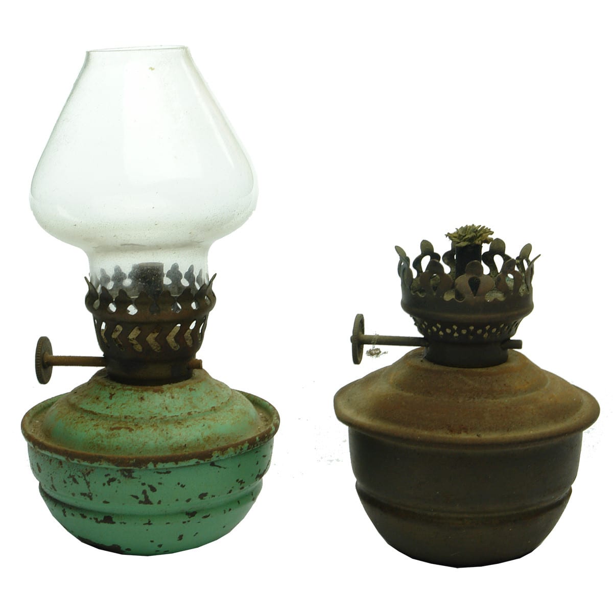 Lamps. Pair of little metal kersone/oil lamps.