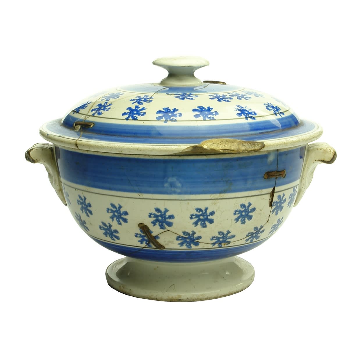 Lidded pot. Blue & White pottery. C. S. & Co. Gies or similar to base.