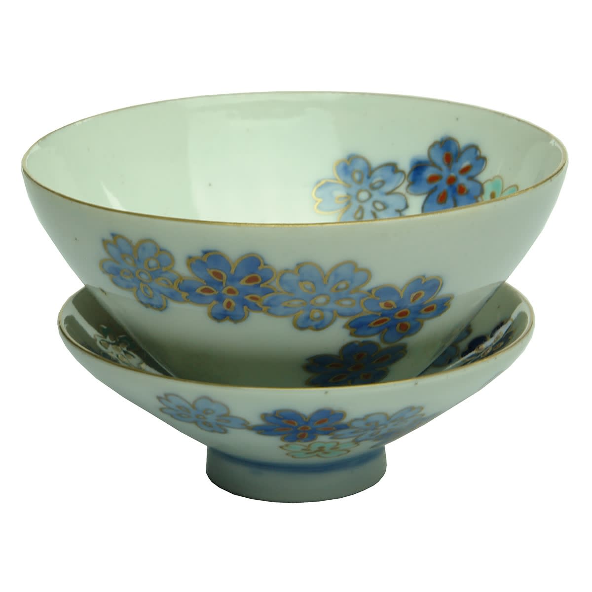 Chinese or Japanese type porcelain bowl and shallow dish.