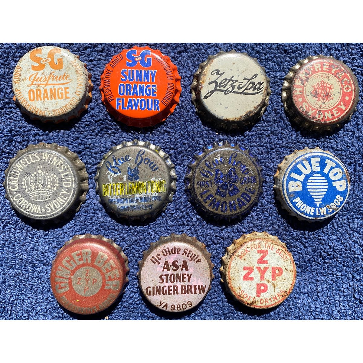 11 Crown Seal Caps: Henfrey & Co; Zyp x 2; Summons & Graham x 2; Blue Bow x 2; Blue Top; ASA Ginger Brew; Caldwells Wines Ltd. Sydney. (New South Wales)