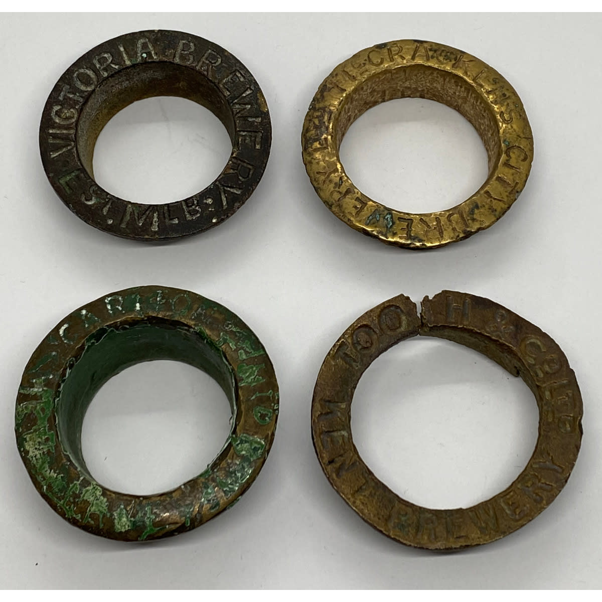 4 Beer Barrel bungs / Brass surrounds: Victoria Brewery Est Melb McCracken's City Brewery Ltd Carlton & Untd Brys Melbourne Tooth & Co Ltd Kent Brewery.