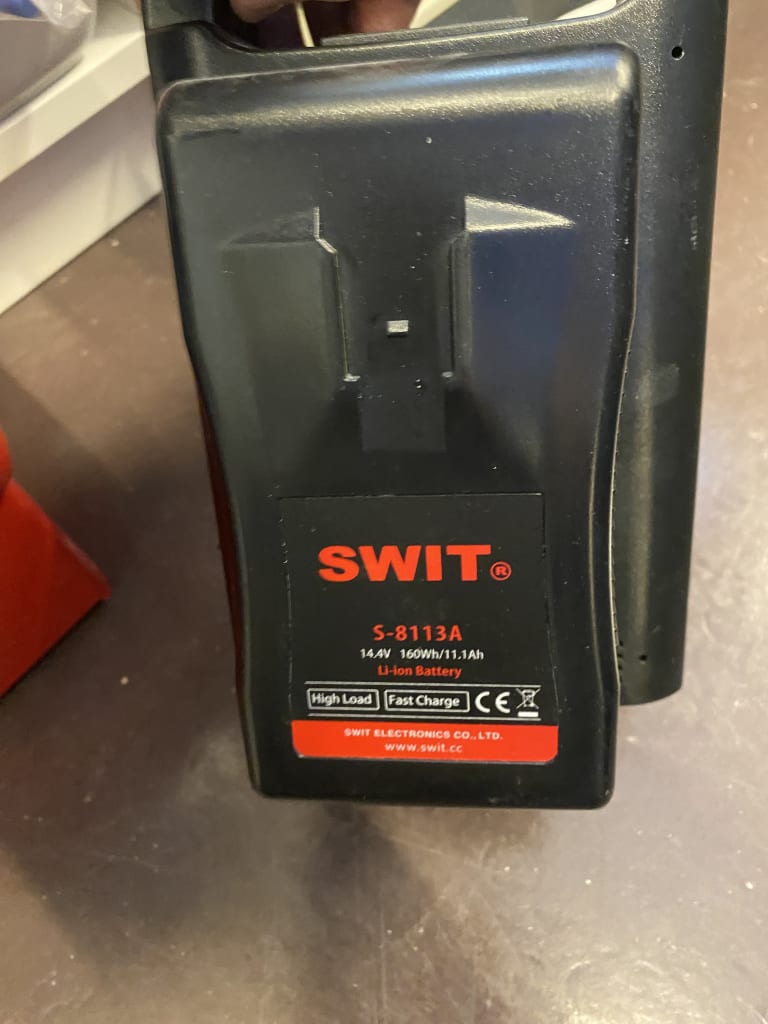 chargeur_swit-160wh_1.JPG