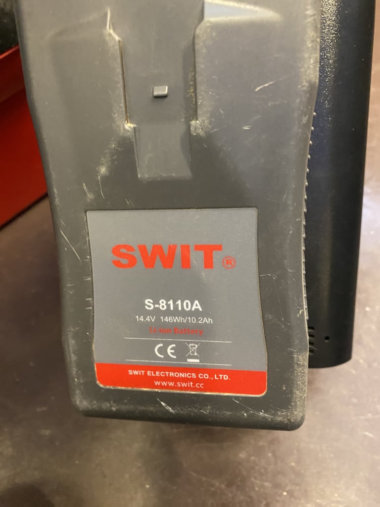 chargeur_swit-146wh_1.JPG