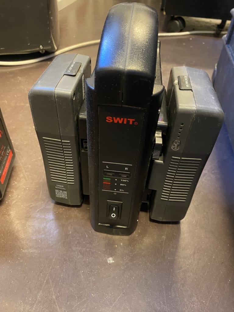 chargeur_swit-146wh_2.JPG