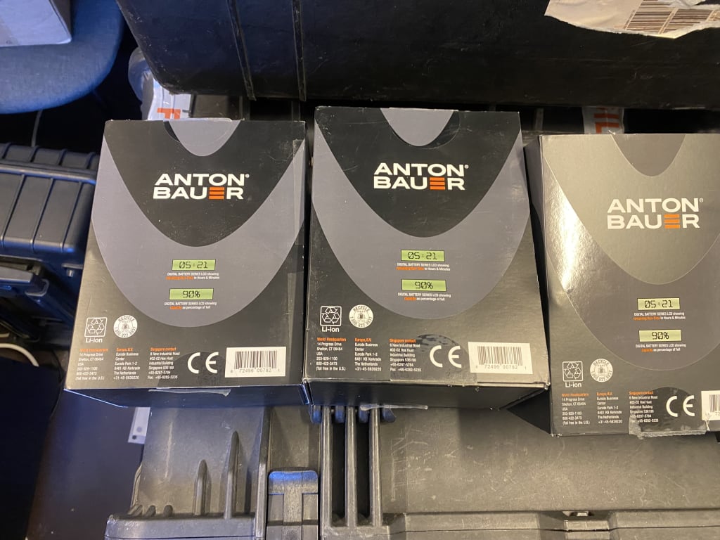 Lot de 4 batteries G190 ANTON BAUER pour Luminar 5030_bis.JPG