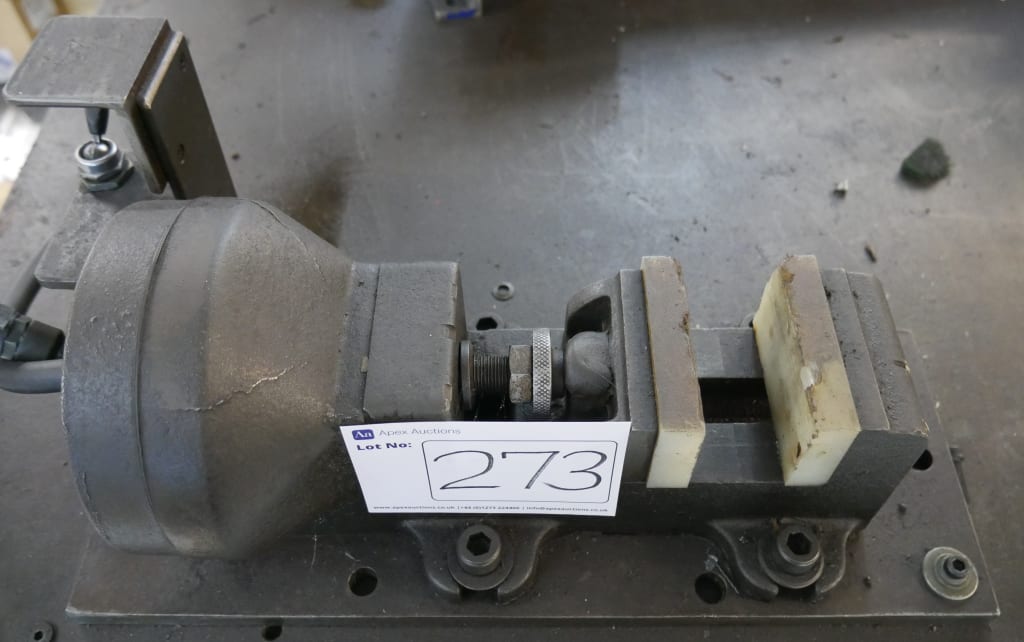 273-05.JPG