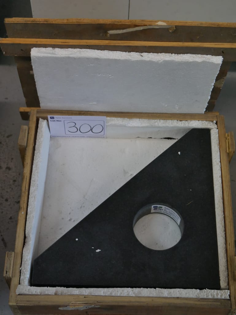 300-00.JPG