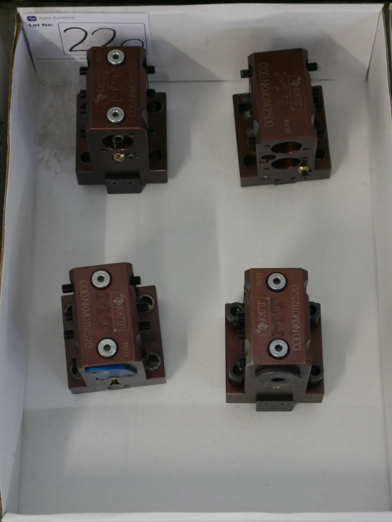 22Q-00.JPG