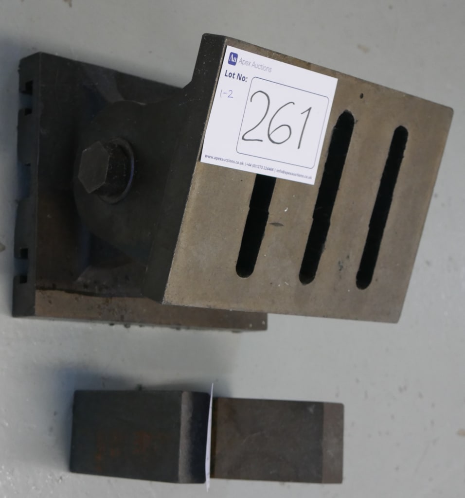 261-05.JPG