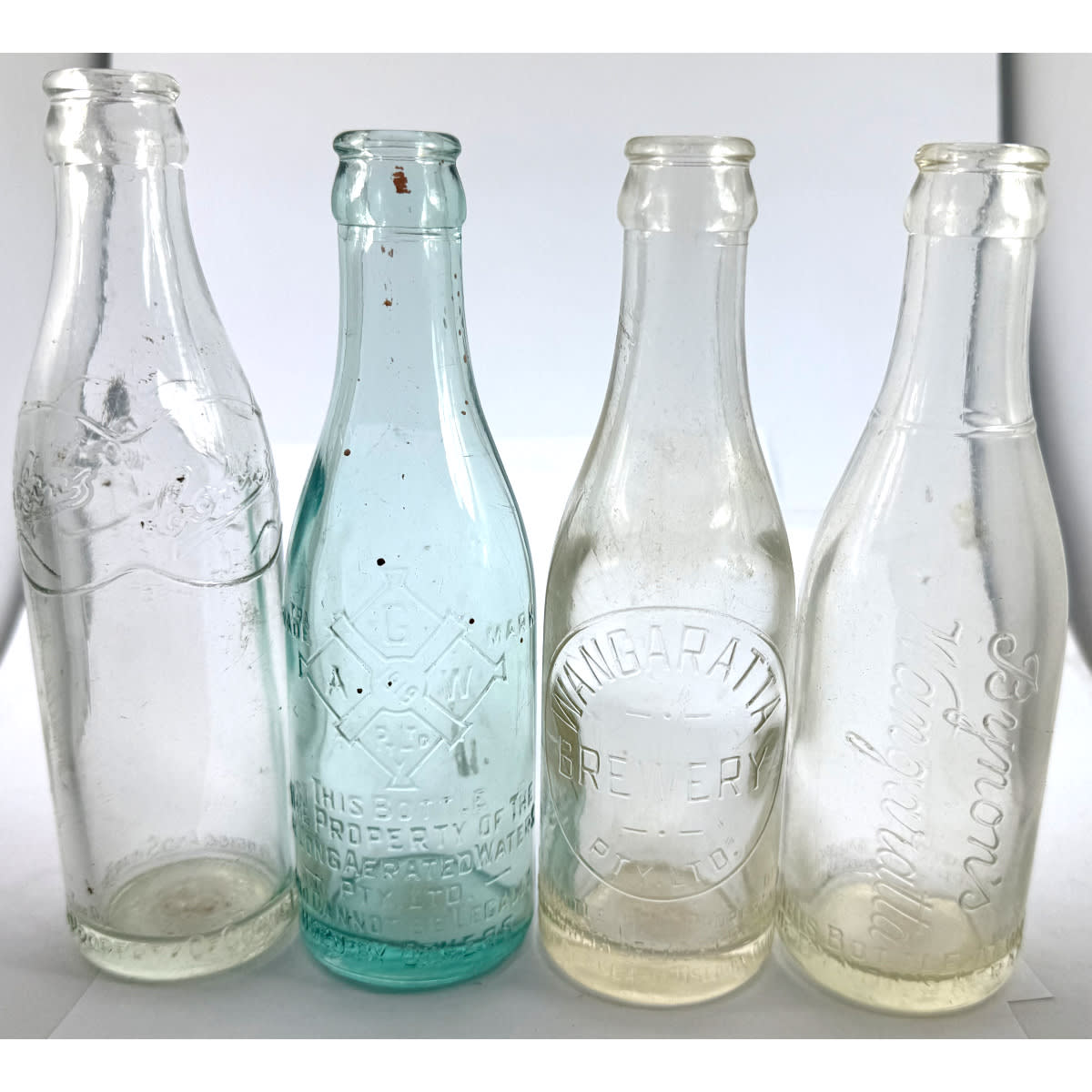 4 small Crown Seals: Cohns Ltd Bendigo & Swan Hill; Geelong Aerated Waters; Wangaratta Brewery; Bynon's Wangaratta. (Victoria)