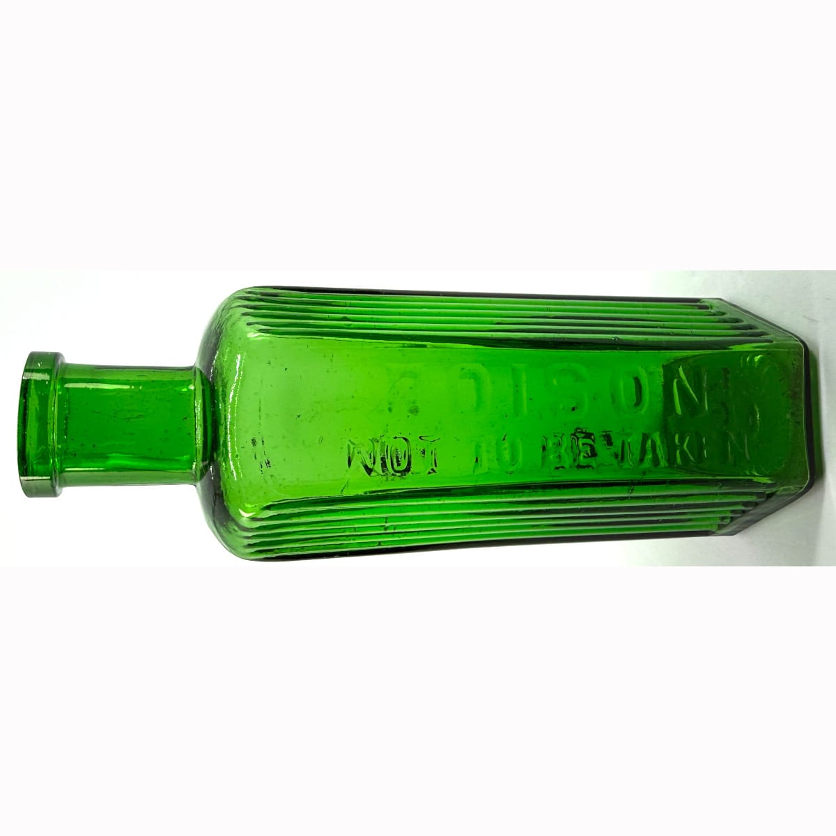 Poison. Hexagonal. Poison Not to be taken. 3 oz. 122 mm. Bright Green.