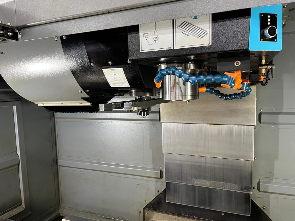 Hurco VM20i 3.jpeg
