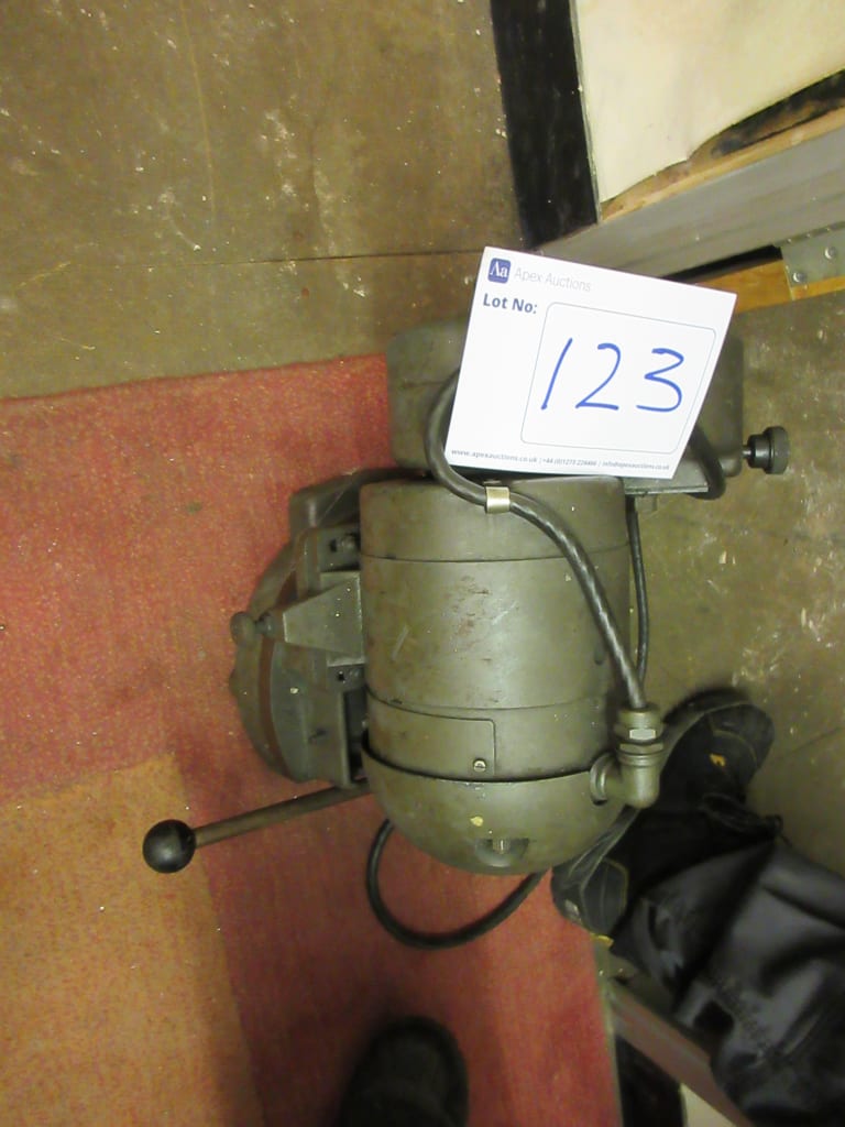 123-0.jpg