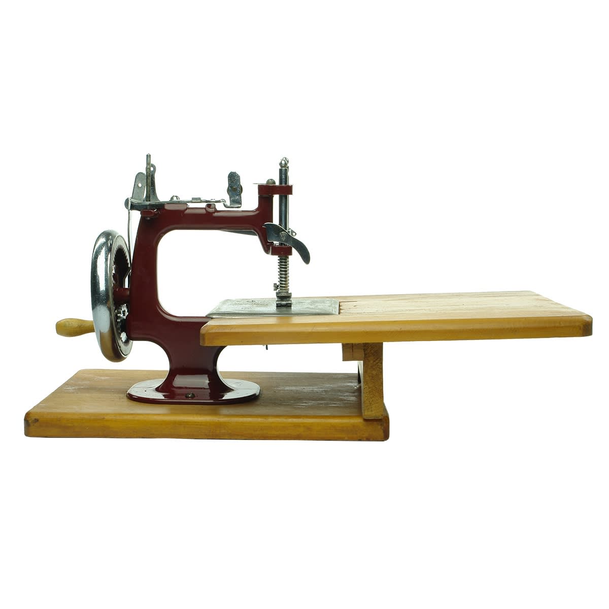 Toy. Essex Miniature Sewing Machine. (United Kingdom)