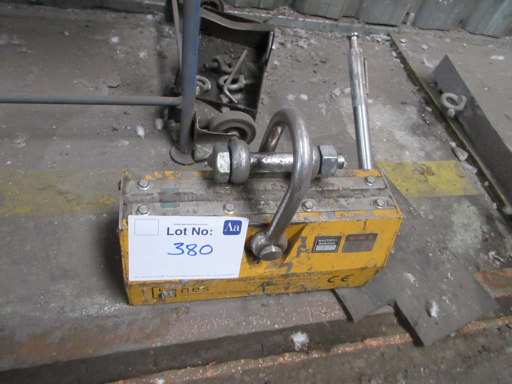 380-2.JPG