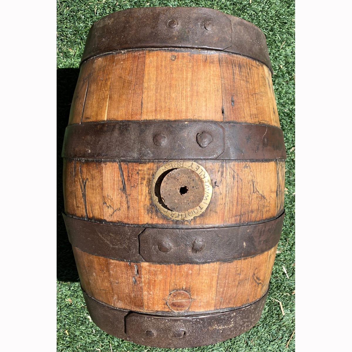 Small Wooden Barrel. Brass Bung Surround: Tooth & Co Ltd Waverley Brewery. (Sydney, New South Wales)