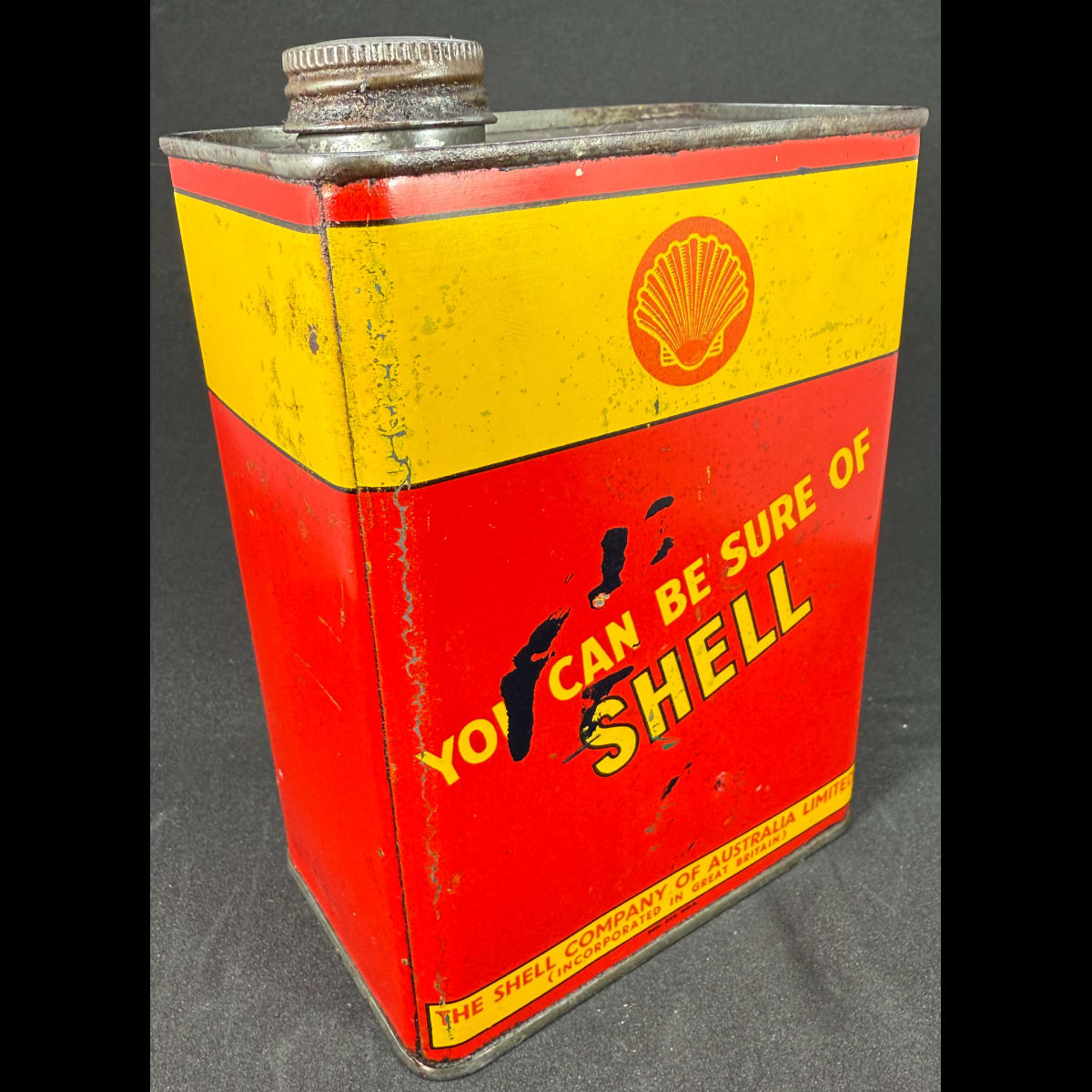 Motor Oil Tin. Shell Motor Oil S. A. E. It's Drag Free. Imperial Quart. Shell Company of Australia Ltd. You Can be sure of Shell.