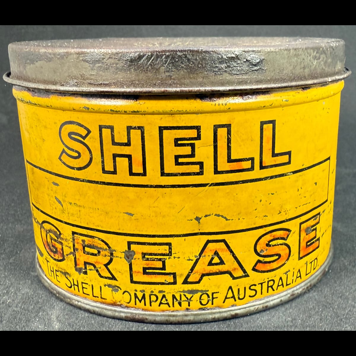 Tin. Shell Grease. The Shell Company of Australia Ltd. Original Shell embossed lid. 1 lb.