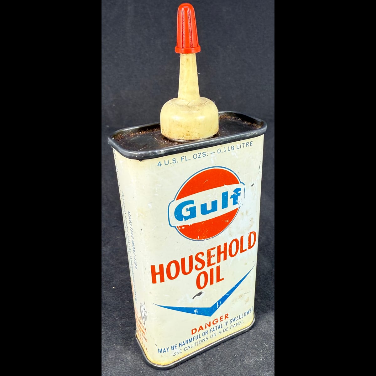 Household Oiler. Gulf Household Oil. 4 oz. .118 Litre. Gulf Oil Corporation, Houston Texas.