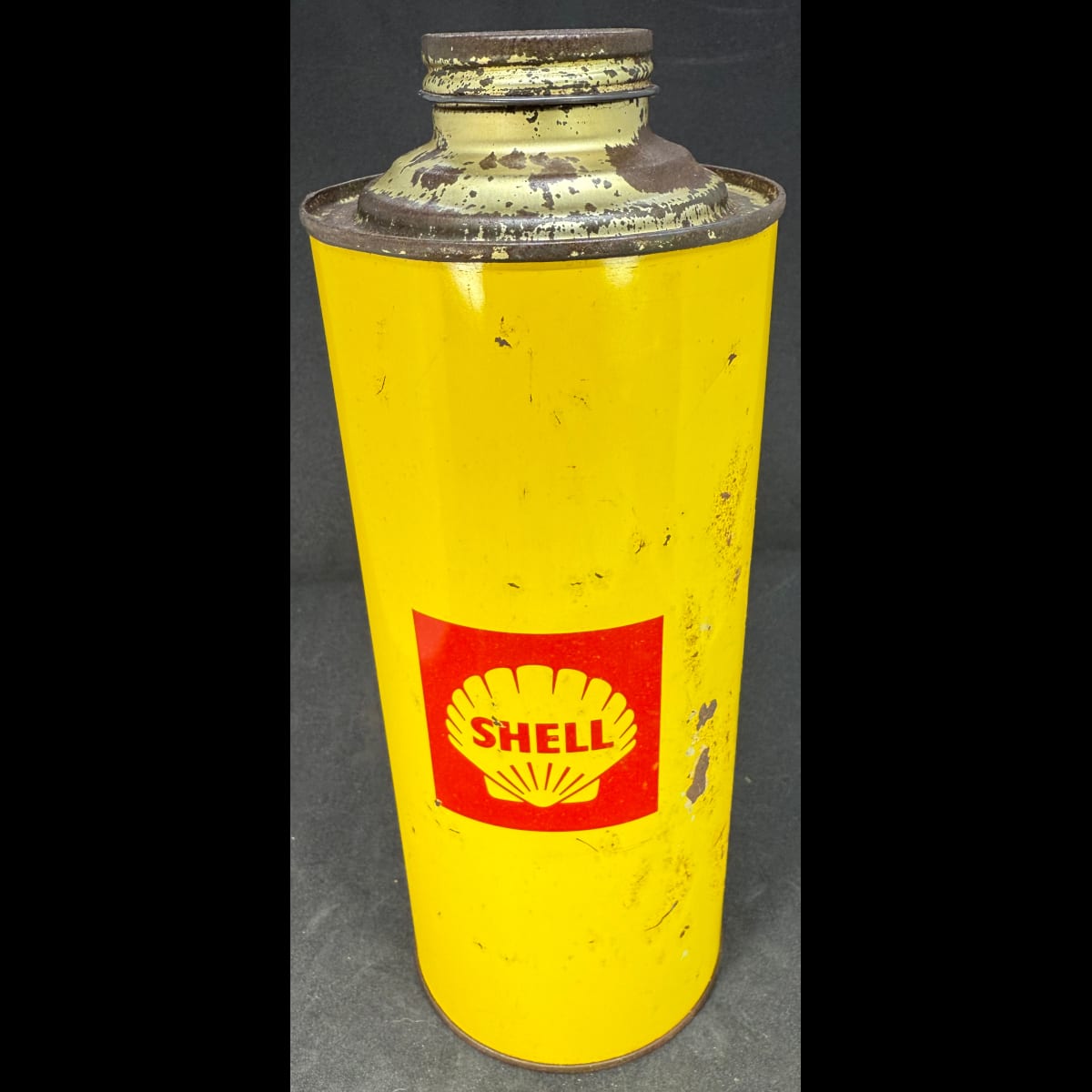 Oil Tin. The Shell Company of Australia Limited. One Quart. Round.