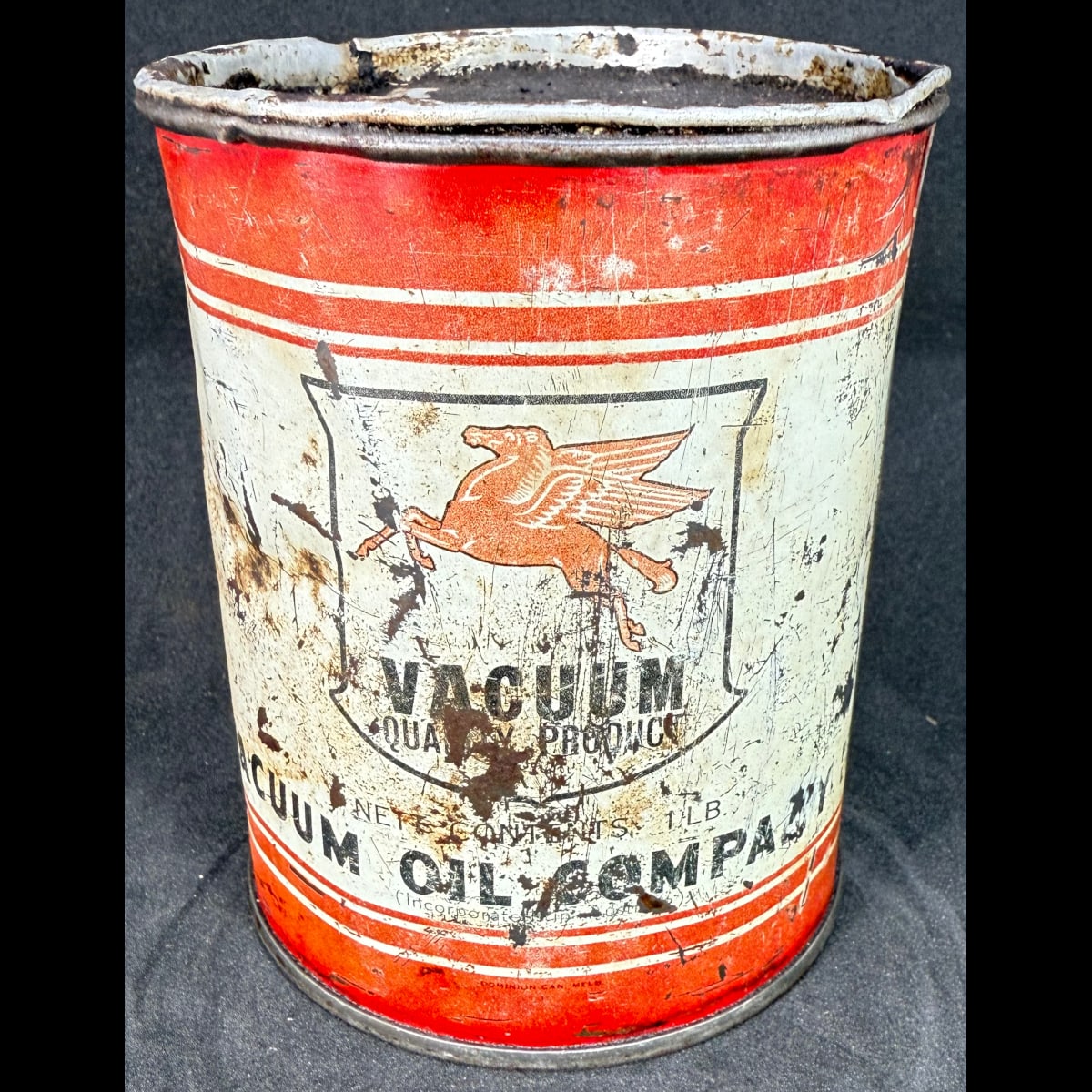 Grease Tin. Mobilgrease. Vacuum OIl Company. Pegasus facing left. 1 lb. (Not for standard post due to contents. Winning bidder will have to make other arrangements to collect)