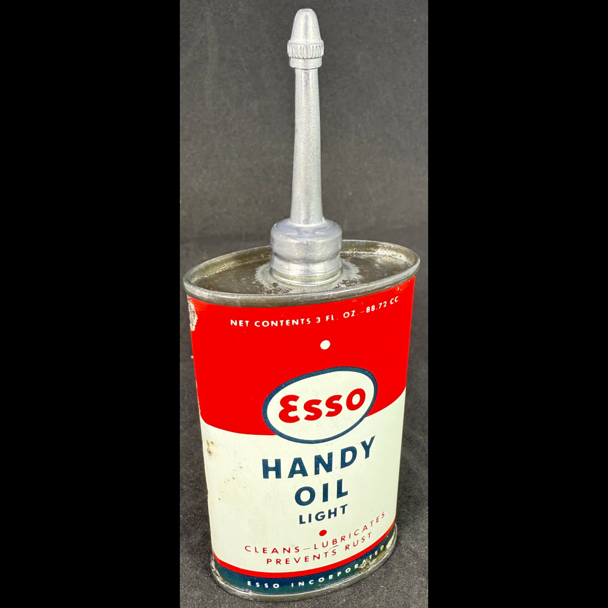Household Oil tin. Esso Handy Oil Light. Esso Inc. Made in U. S. A.  3 oz. (Not for standard post due to contents. Winning bidder will have to make other arrangements to collect)