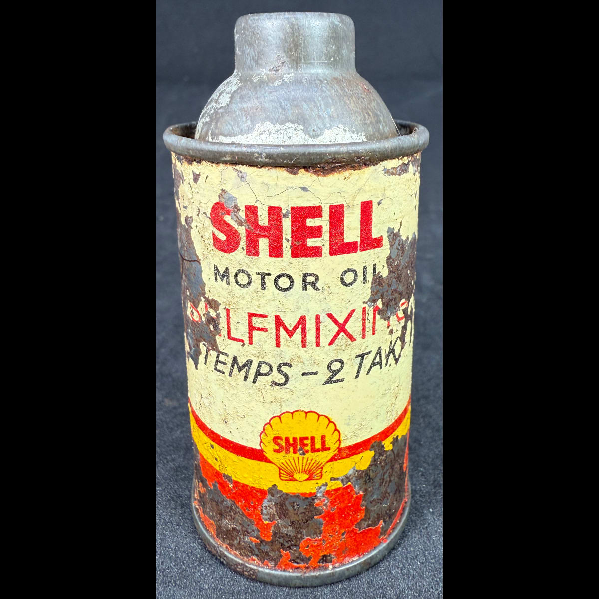 Small oil tin. Shell Motor Oil. Self Mixing. German upperlube type tin.