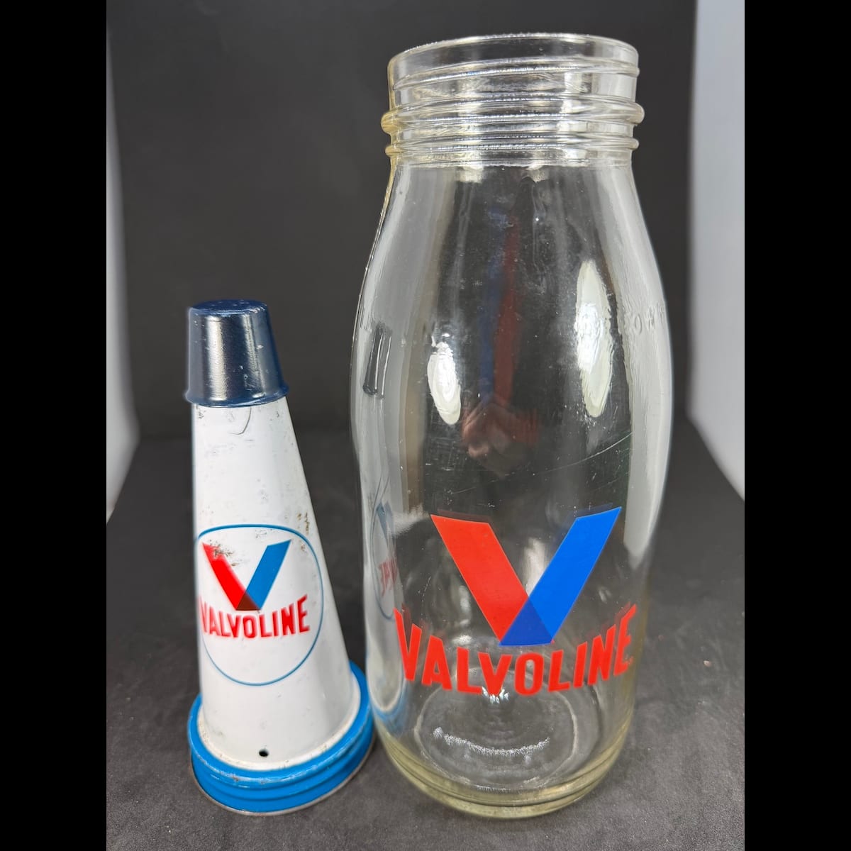 Tin oil top pourer and Quart bottle with ceramic label print. Valvoline.