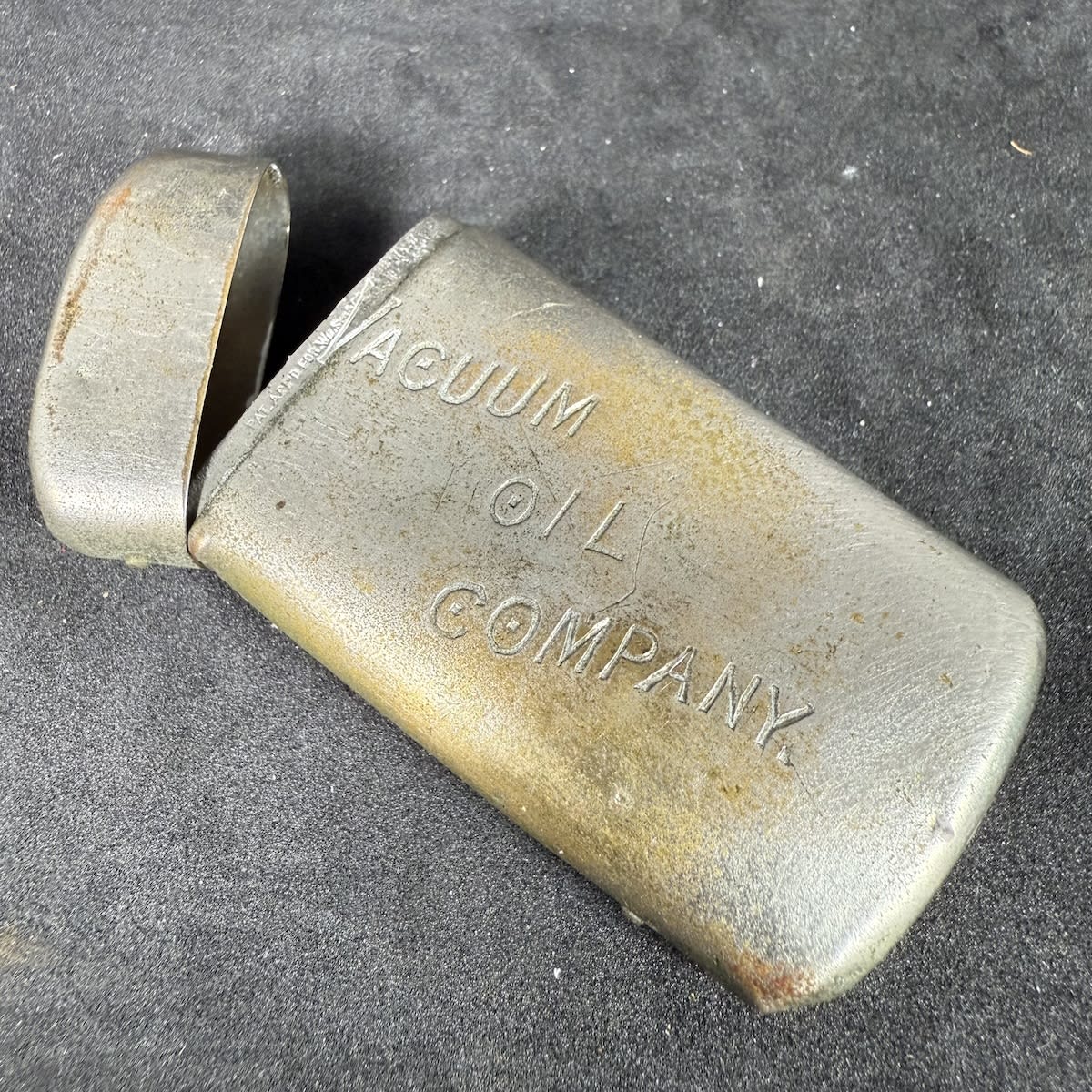 Advertising Vesta Case: Vacuum Oil Company, Vaclite.