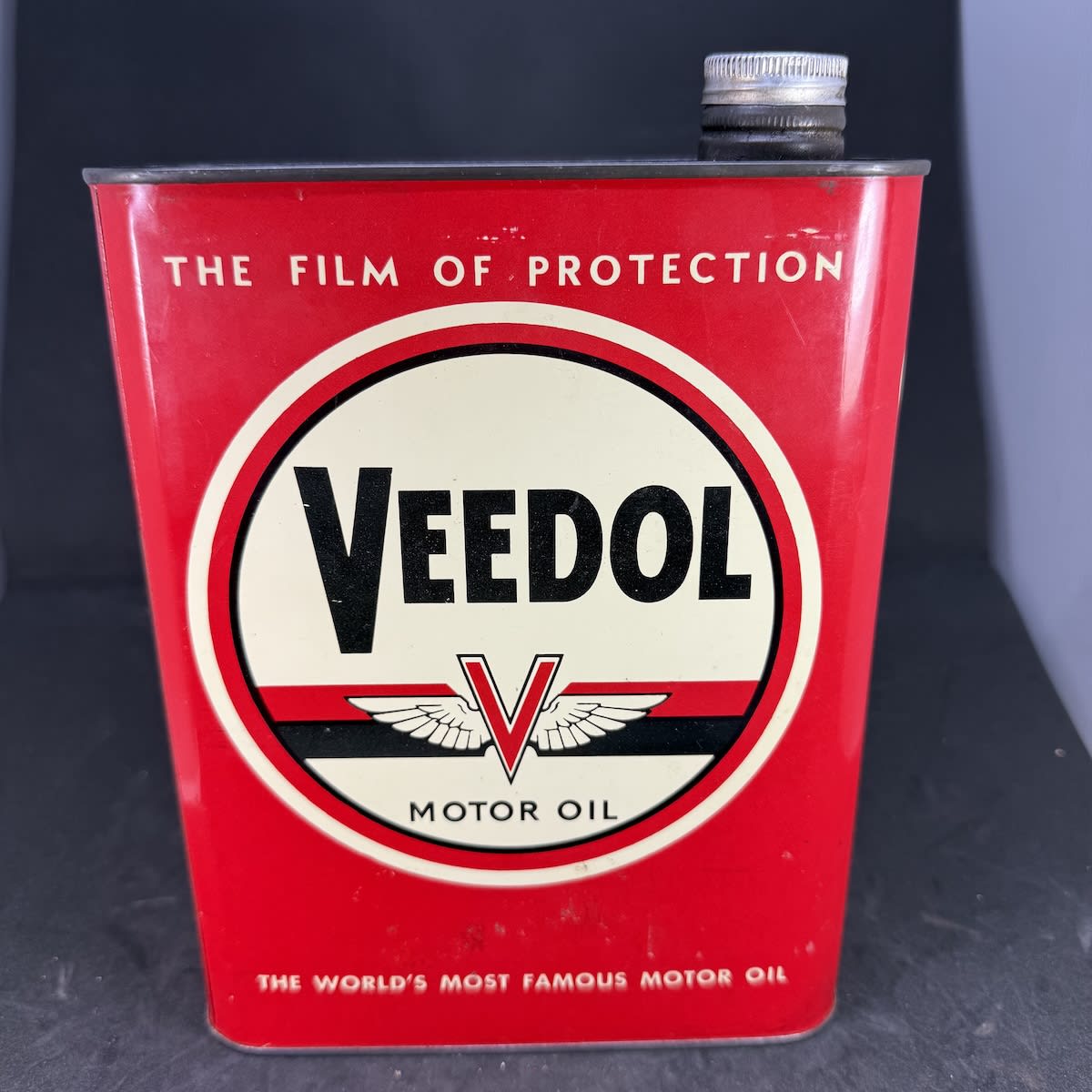 Oil Tin. Veedol Motor Oil. French version. Tide Water Associated Oil Co New York. Societe Nouvelle des Huiles Minerales Paris. 2 Litre.