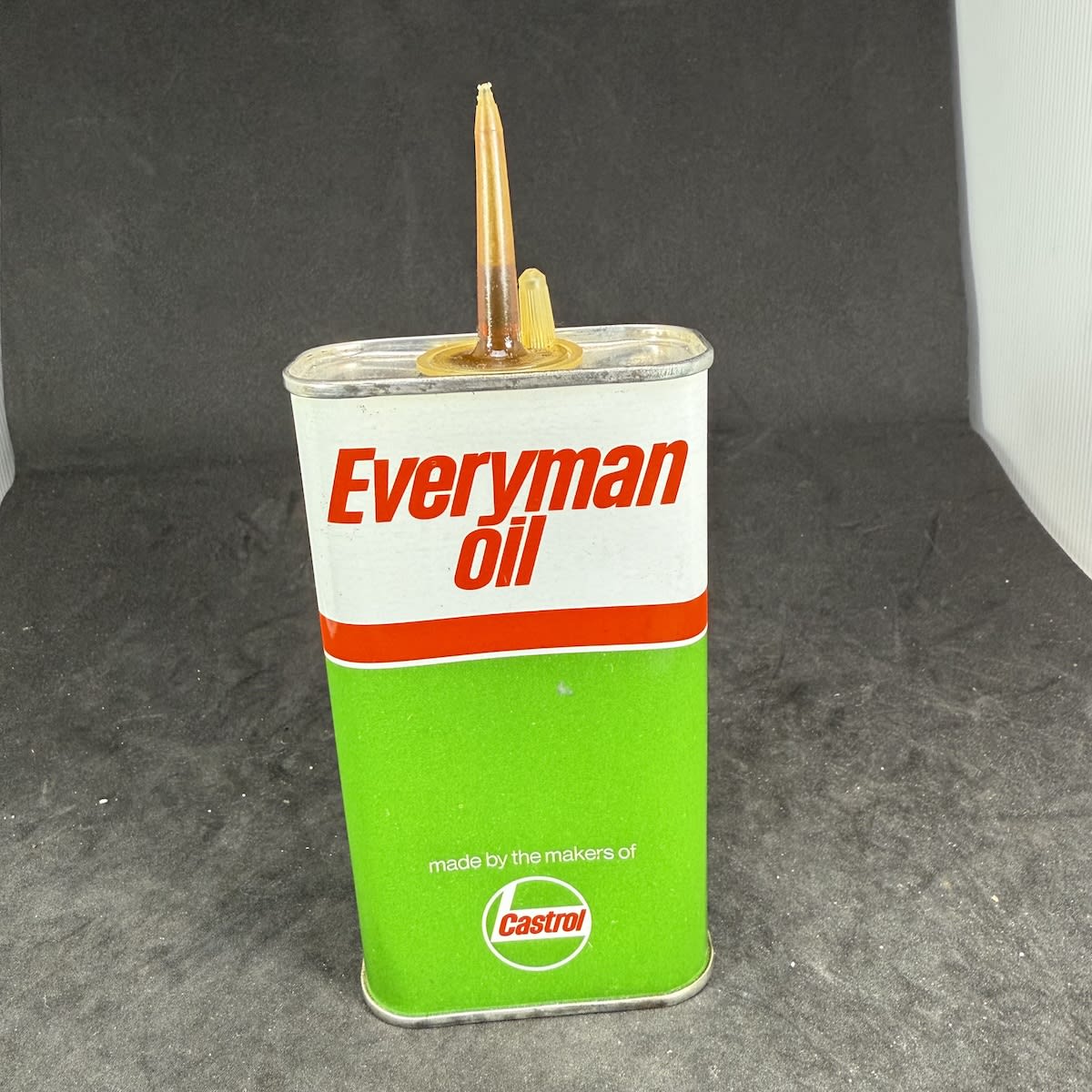 Household Oiler. Oil Tin. Castrol Everyman Oil. Castrol Limited London. 250 ml. New Old Stock, still full. (Not for standard post due to contents. Winning bidder will have to make other arrangements to collect)