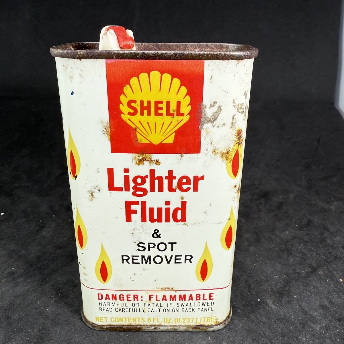 Household Oiler. Lighter Fluid & Cleaner tin. Shell Lighter Fluid & Spot Remover. Shell Oil Company New York. 8 oz.